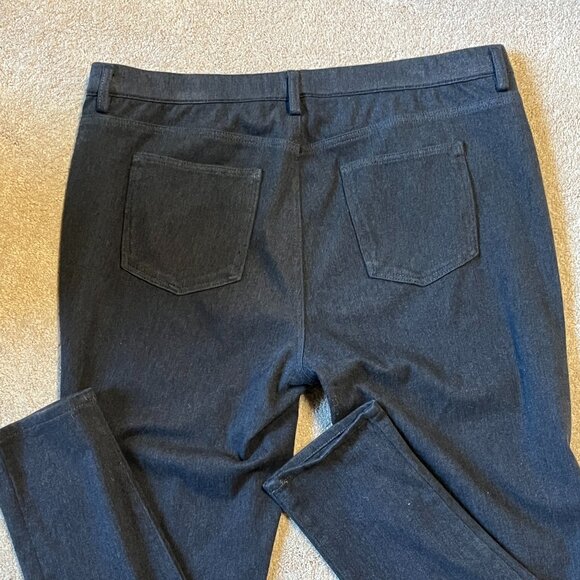 Uniqlo Gray Elastic Waist Pull-On Pants – Size XL, Great Condition - Picture 7 of 8